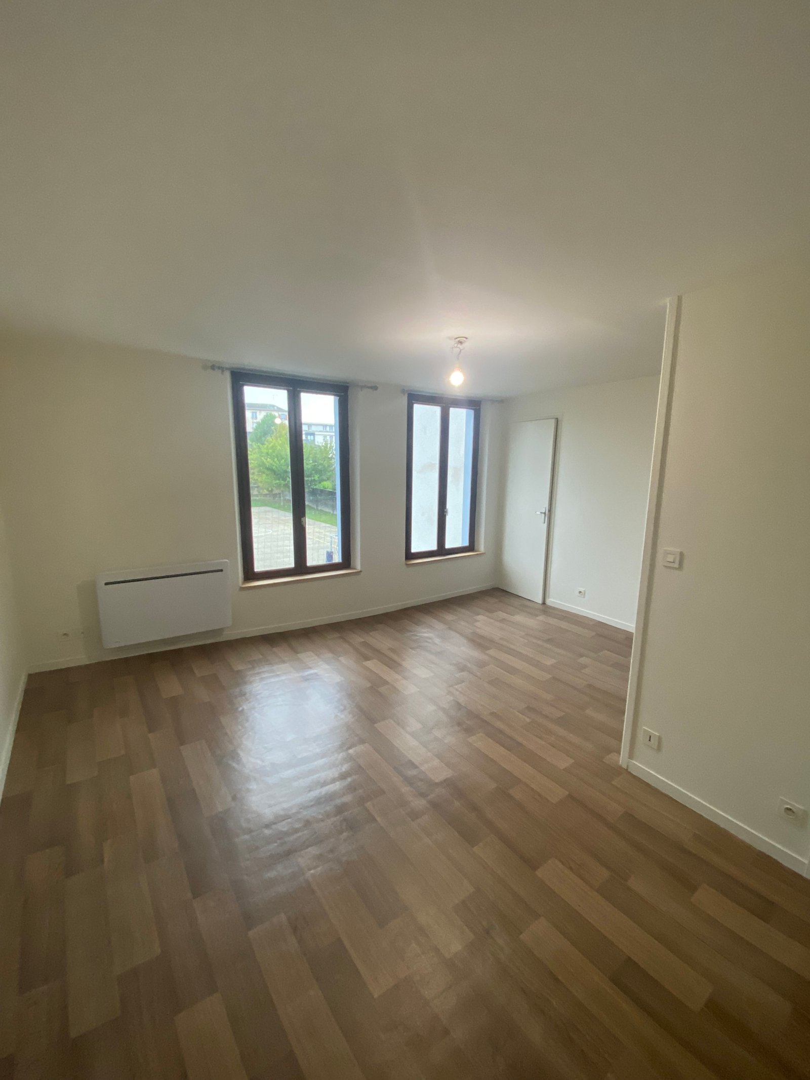 DEUX PIÈCES PROCHE LYCÉE LA SALLE