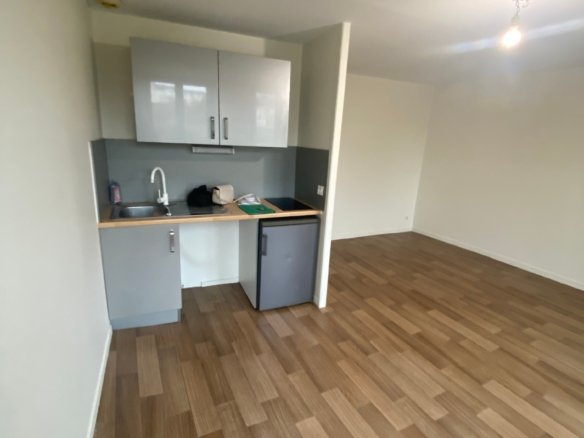 DEUX PIÈCES PROCHE LYCÉE LA SALLE