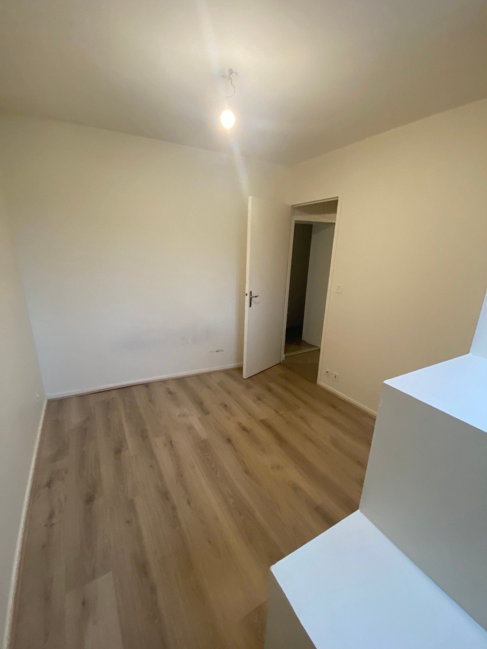 DEUX PIÈCES PROCHE LYCÉE LA SALLE