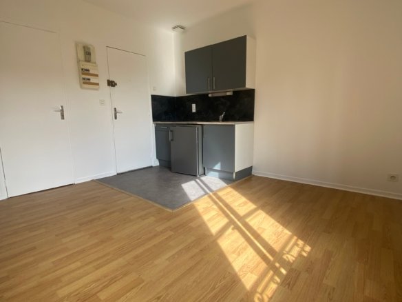 STUDIO PROCHE CENTRE VILLE