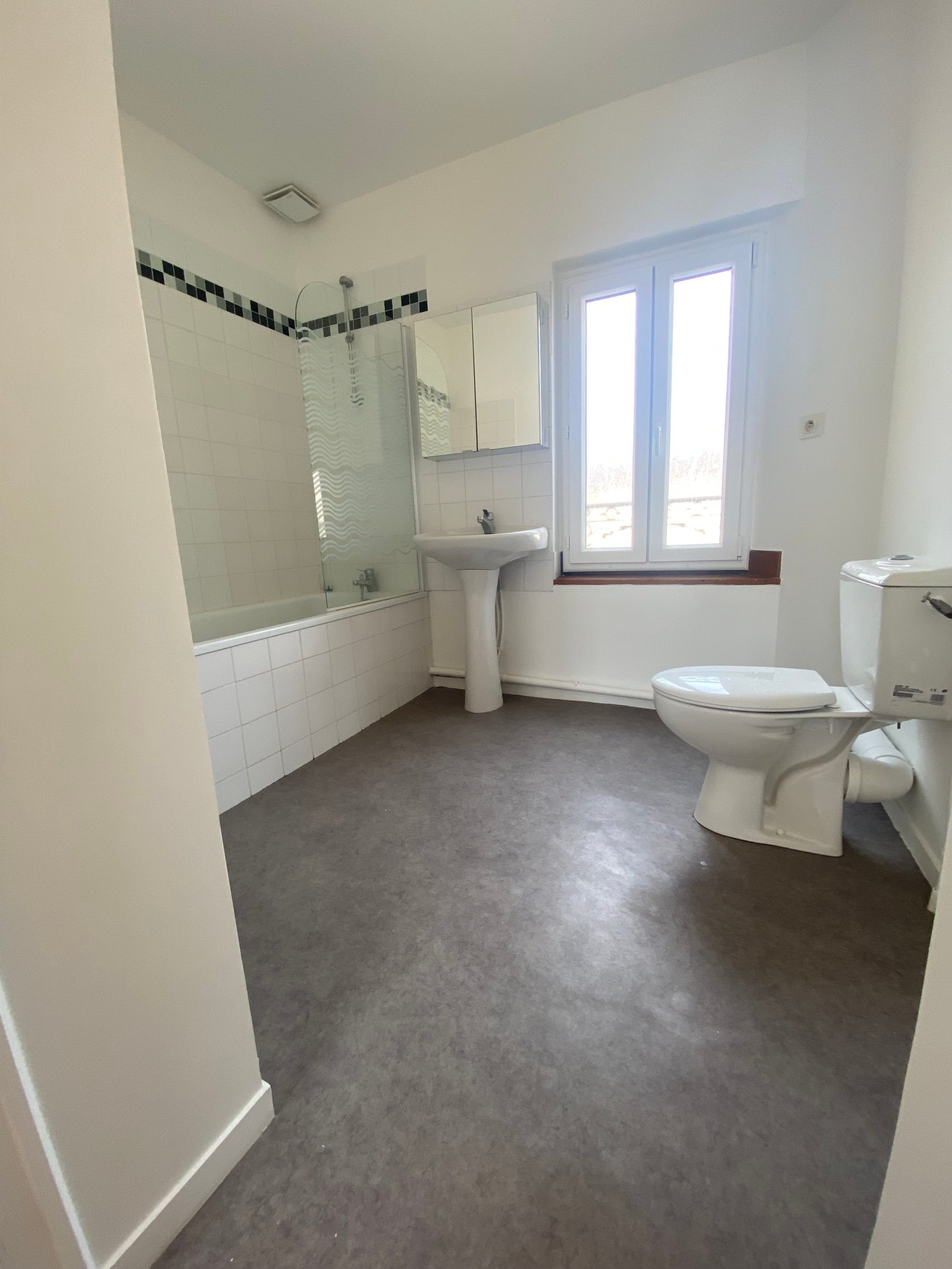 STUDIO PROCHE CENTRE VILLE